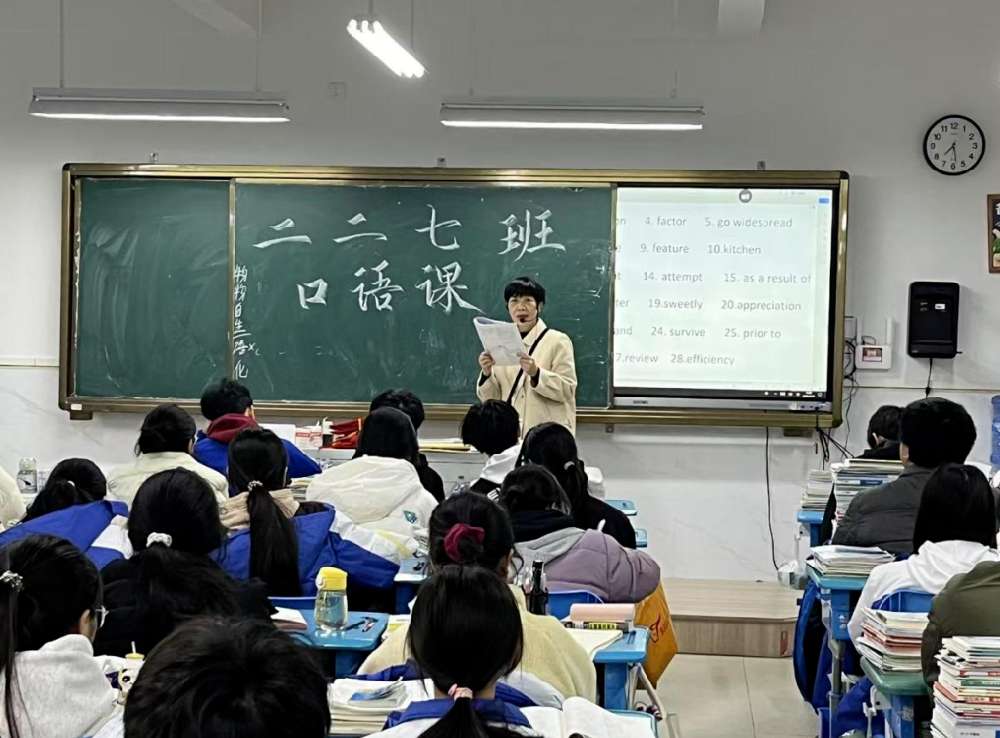以声为翼・语破苍穹——贺州外国语学校高中部口语检测圆满落幕